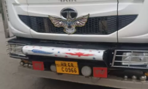 पंचकूला ट्रैफिक पुलिस ने एमडीसी में ओवरलोडेड ट्रक को पकड़ा